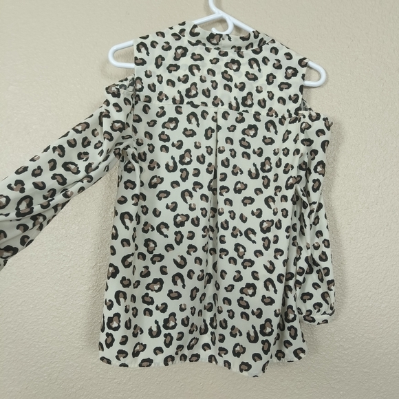 Monteau women's‎ blouse Leopard Print Off Shoulder 3/4 sleeve buttons Size L - Picture 2 of 14